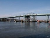 Vertical-lift bridge